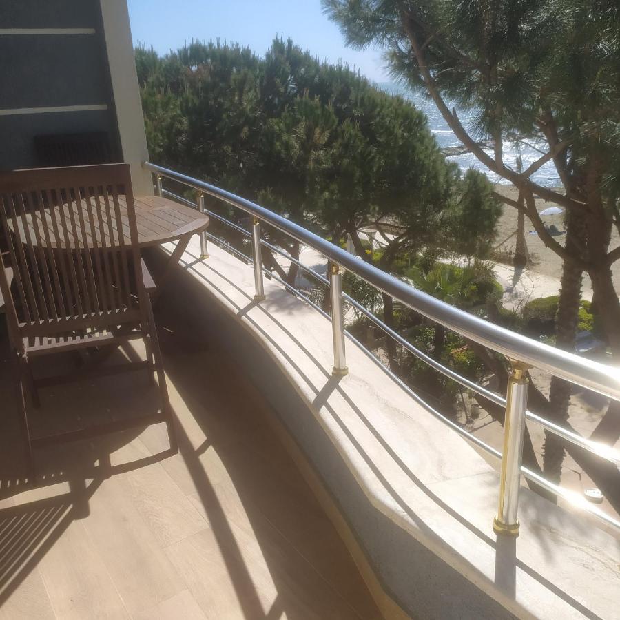 Mia'S Sea View Apartment 格勒姆 外观 照片