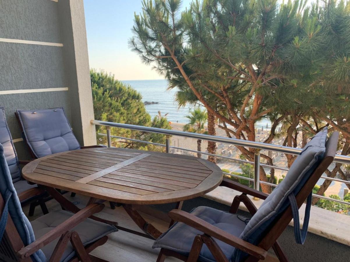 Mia'S Sea View Apartment 格勒姆 外观 照片