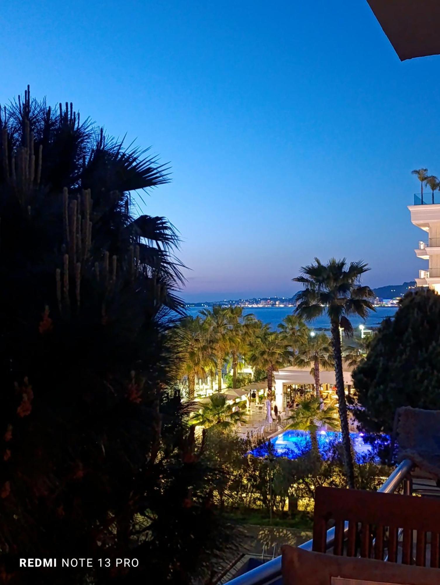 Mia'S Sea View Apartment 格勒姆 外观 照片